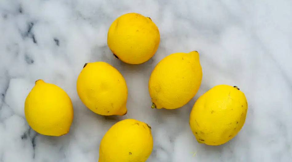 Why a Lemon Appears Yellow in Yellow Light